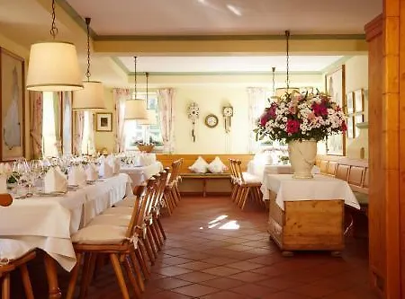 Hotel Freisinger Hof 4*