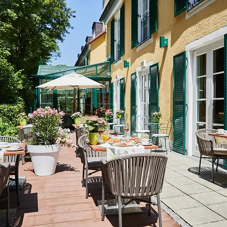 Hotel Freisinger Hof 4*