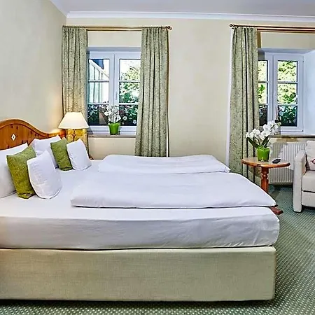 מלון Freisinger Hof 4*